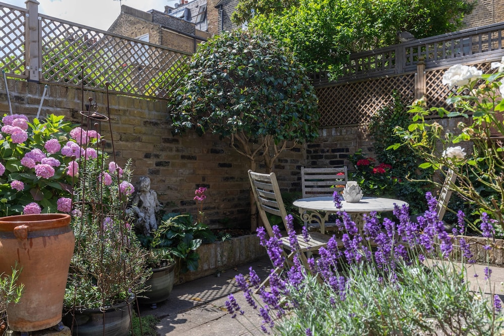 Lilyville Road III by Onefinestay