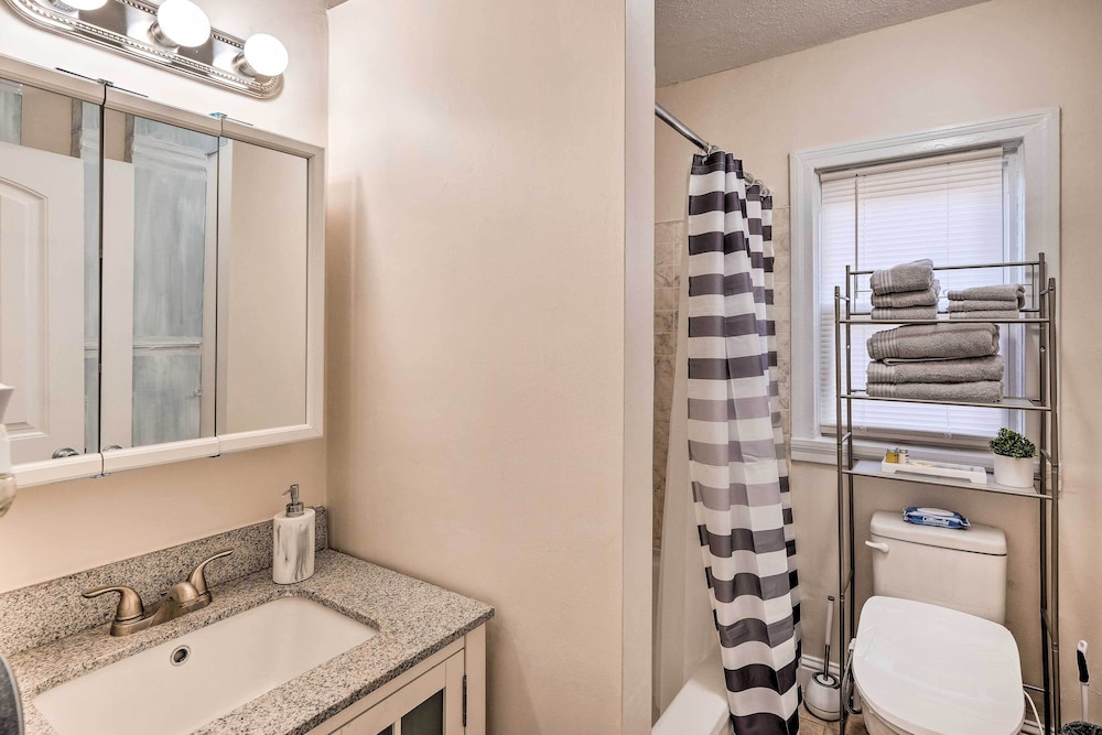 Pet-friendly Louisville Home: Near Distilleries!