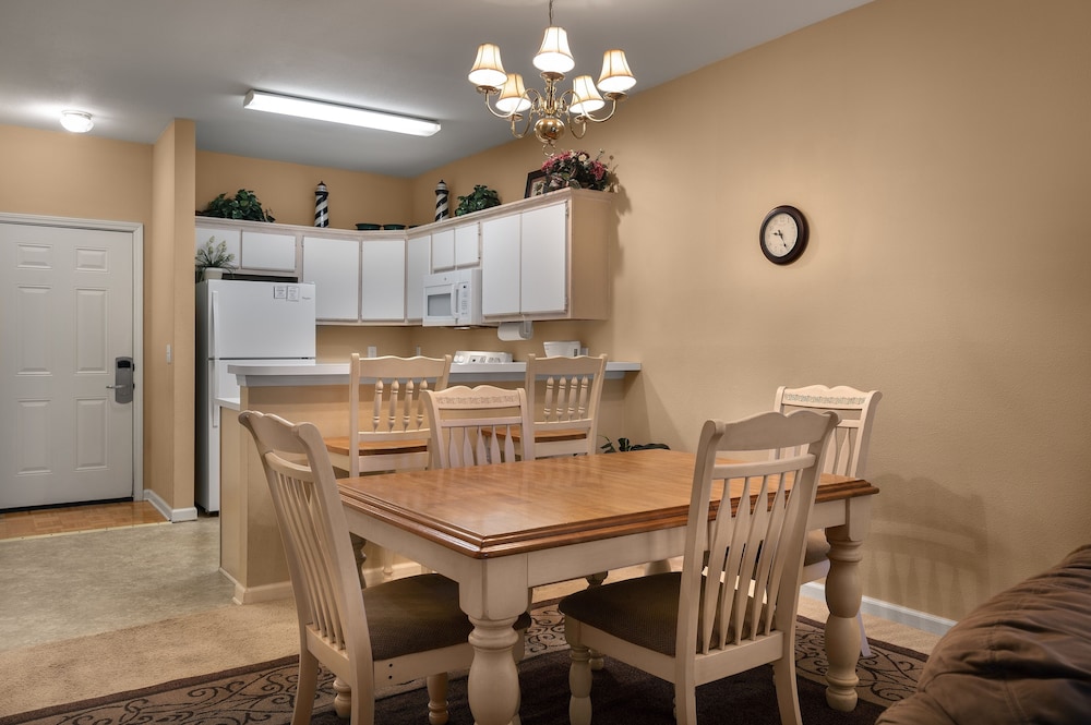 Fairways 2h 2 Bedroom Condo