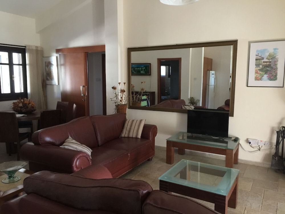 De Michanna Properties