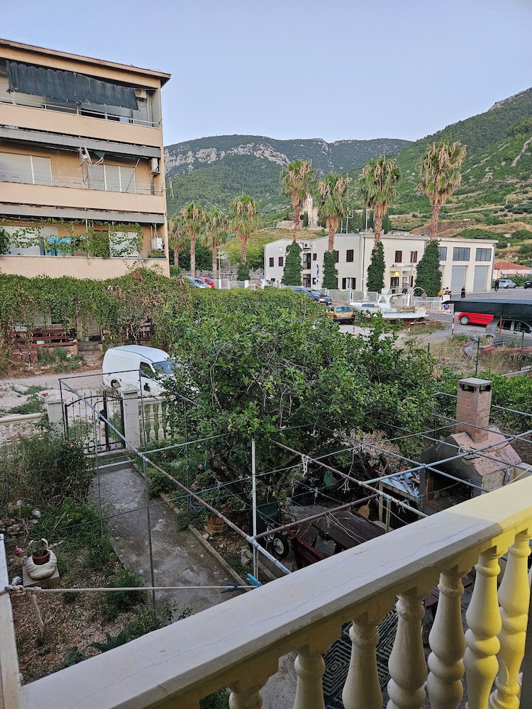 Inviting 1-bed Apartment in Komiža view 5