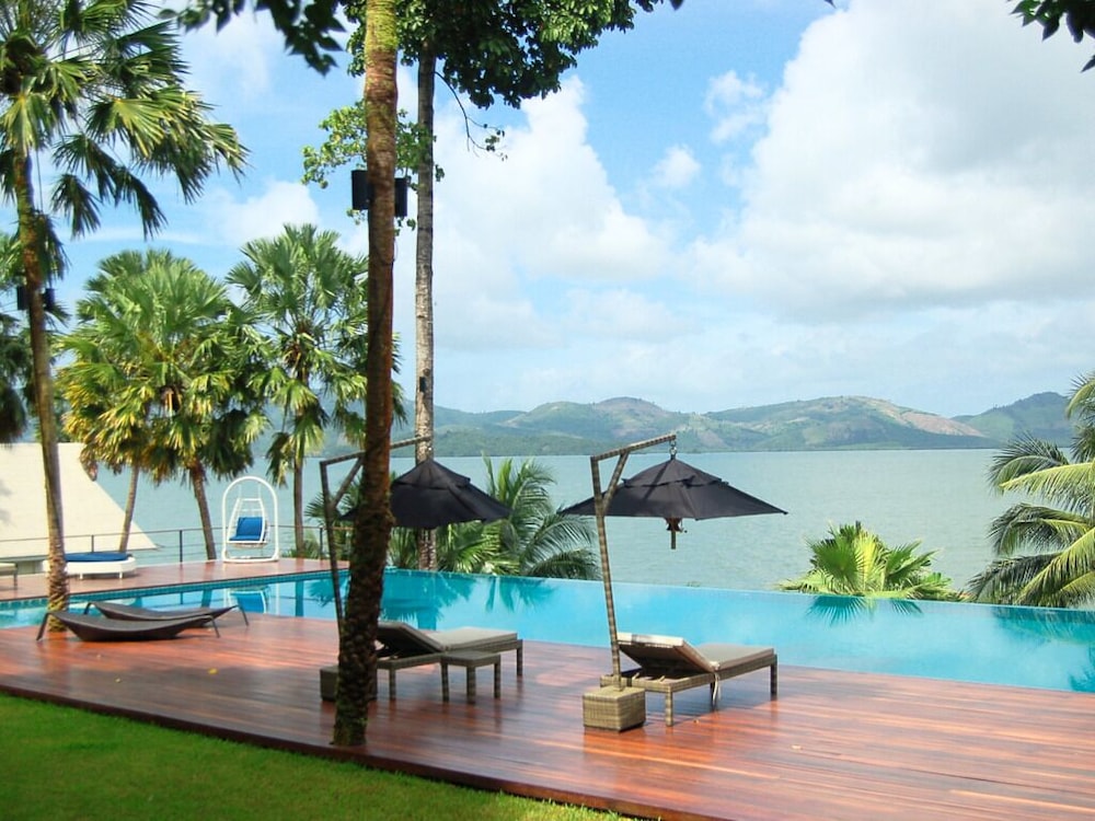 The Blue Sky Resort Ranong