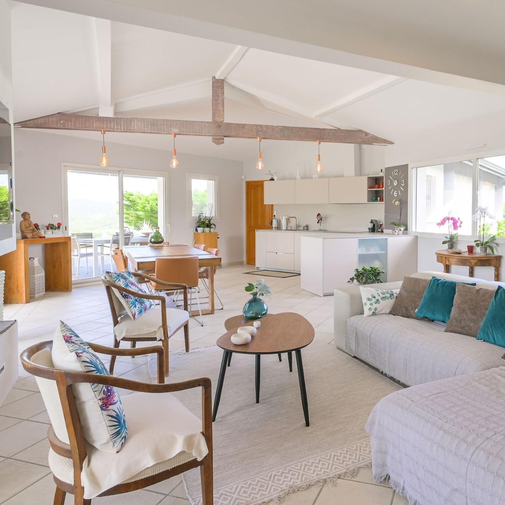 Maison Madalena With Pool Close to Ocean