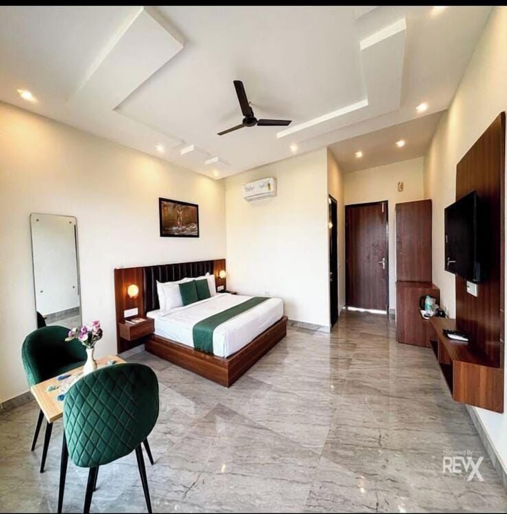 Corbett Jungle Resort