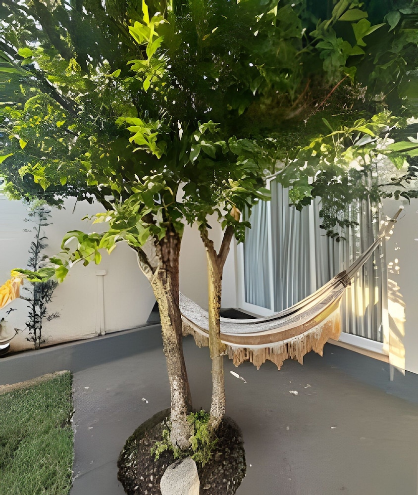 Casa com piscina 5 suites 1 quarto e AC