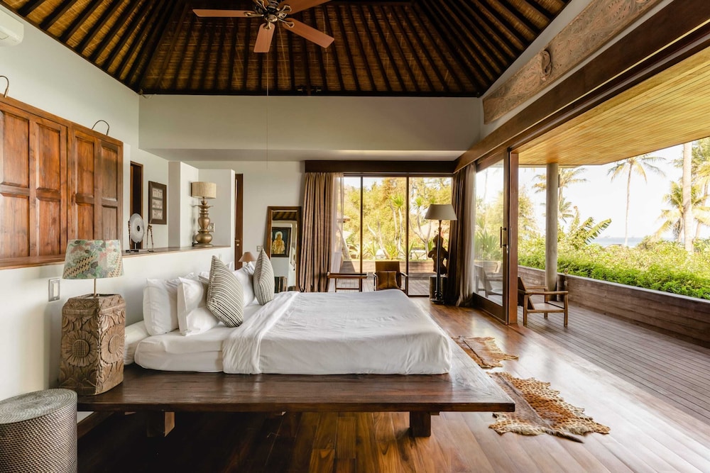Secluded Beachfront Villa Manis, 5br, Candidasa view 5