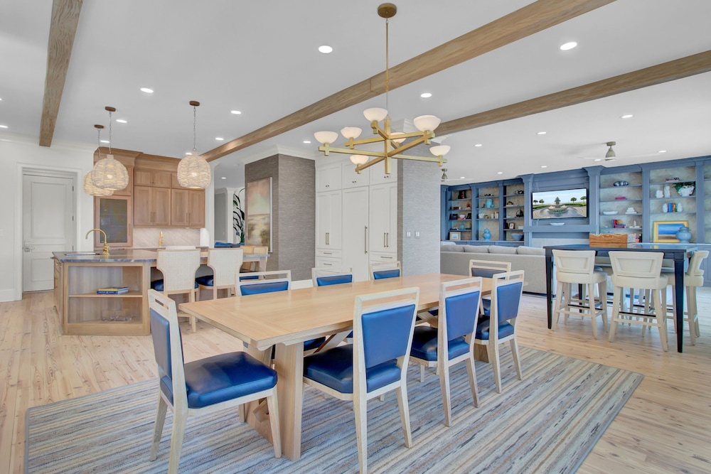 114 Ocean Boulevard by Avantstay Beachfront Infinity Pool Basketball Court Recently Renovated