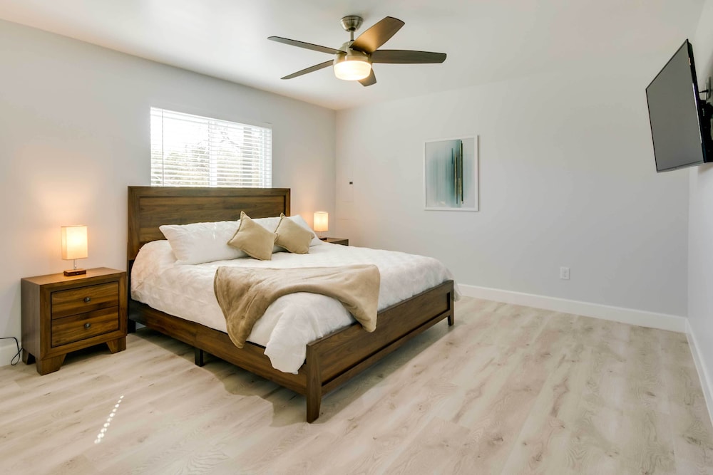 Spacious San Jacinto River Home w/ Waterfront Deck view 5