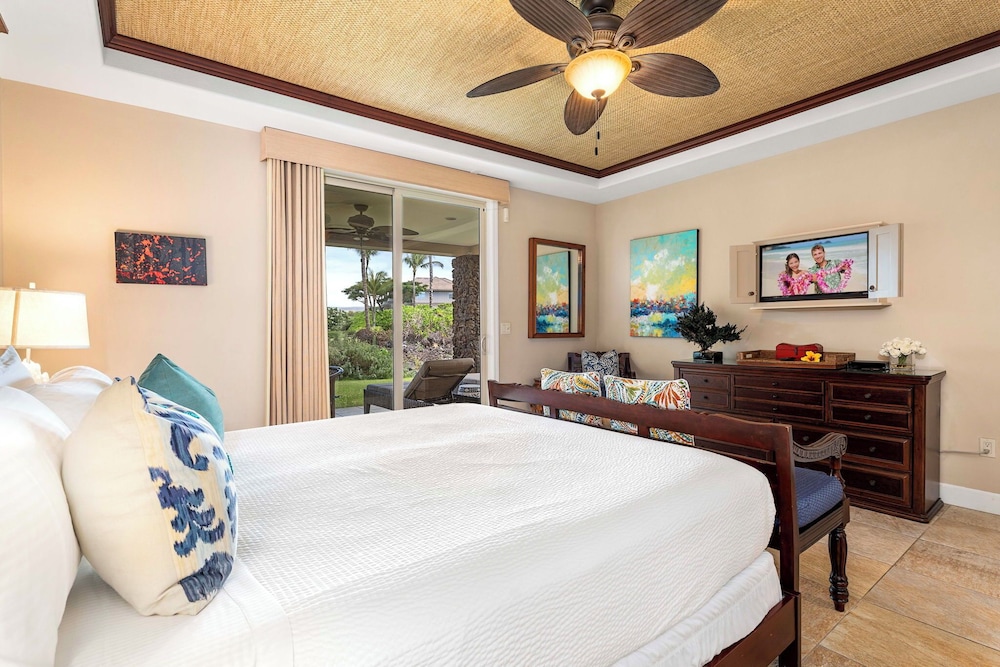 Private Beach Access Includes Concierge Outdoor Spacious Lanai!
