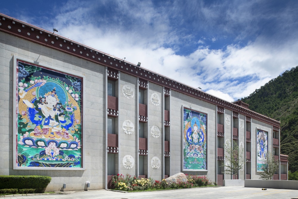 Crowne Plaza Yading by IHG