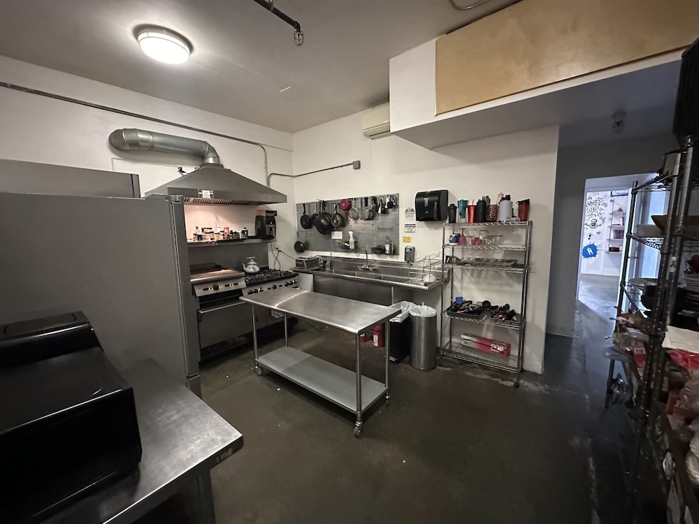 House of Trestles - Hostel