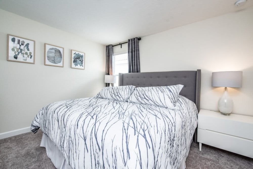 Furnished 8 Bed 5 Bath Villa view 5