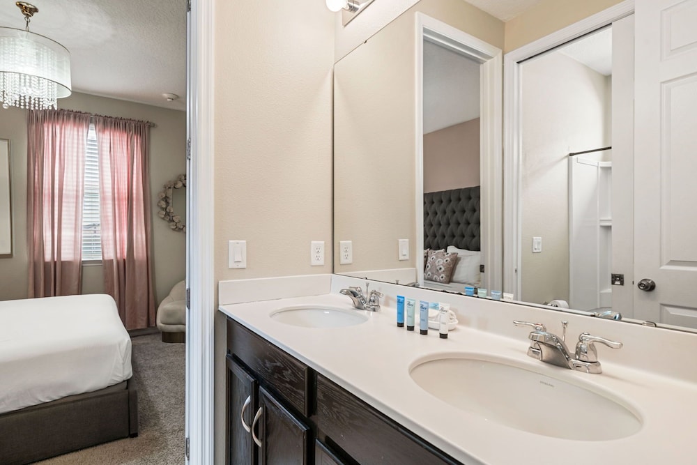 9014 Sunshine Ridge Loop