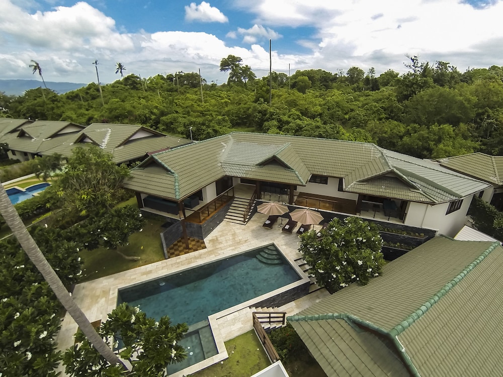 Idyllic Samui Beach Villa Resort