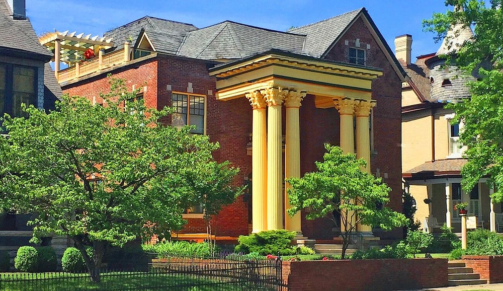 Hotel Lyndon House B&B - Image 1