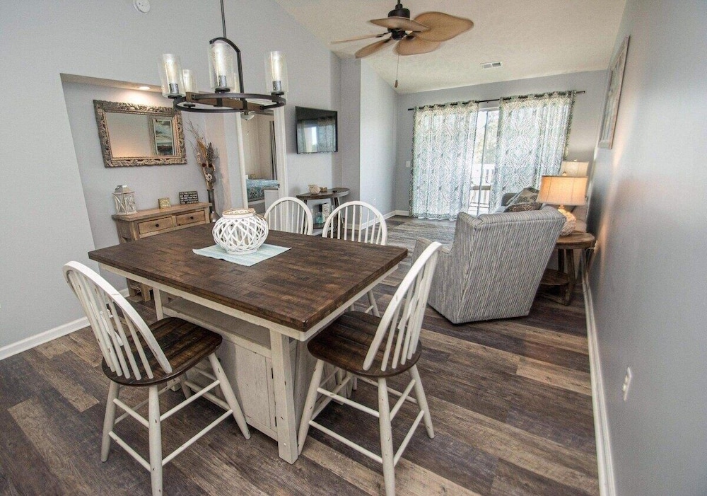 Waterway Village 17h 2 Bedroom Condo