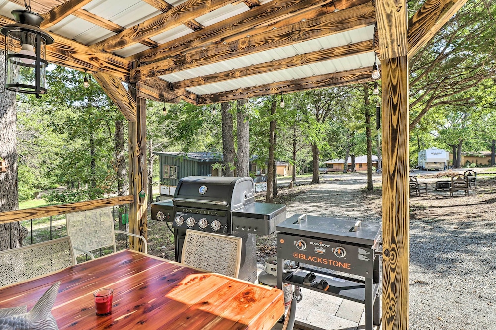 Remodeled Cabin w/ Fire Pit on Norfork Lake! view 4