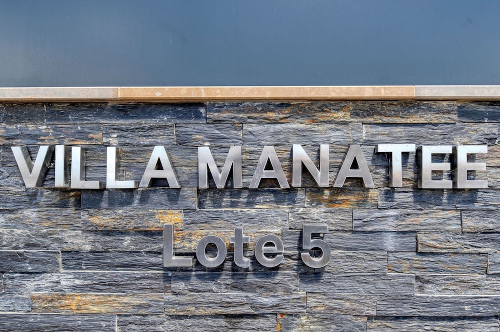 Manatee Modern Luxurious Villa