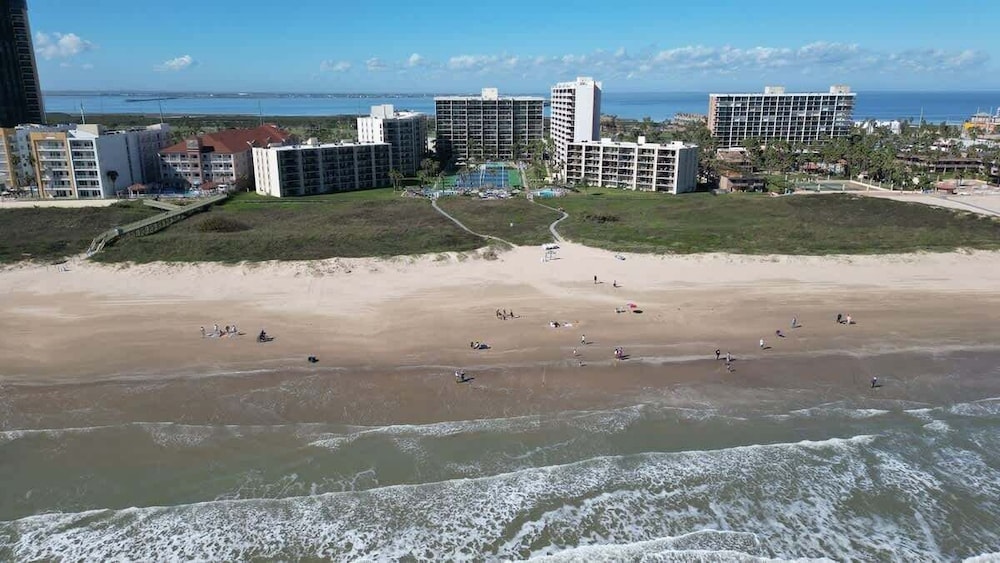 Saida Beachfront Luxe Condo Two Heated Pools 2 Bedroom Condo