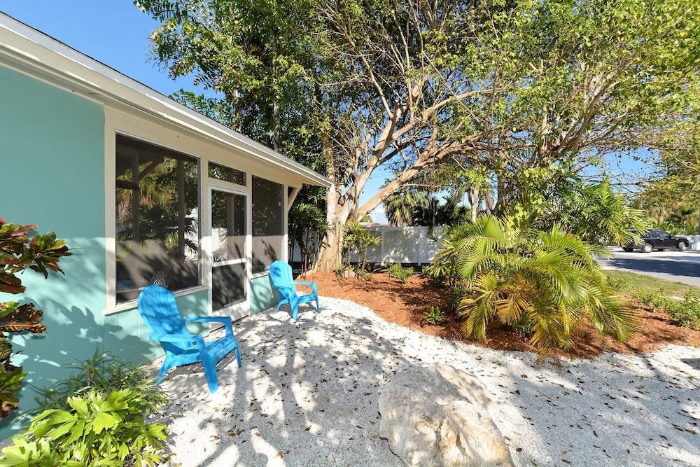 Minnow 2 2 Bedroom Villa by RedAwning