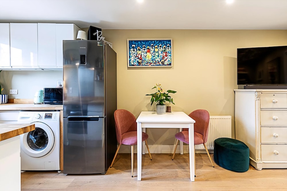 A Stylish Haven Near Portobello Road