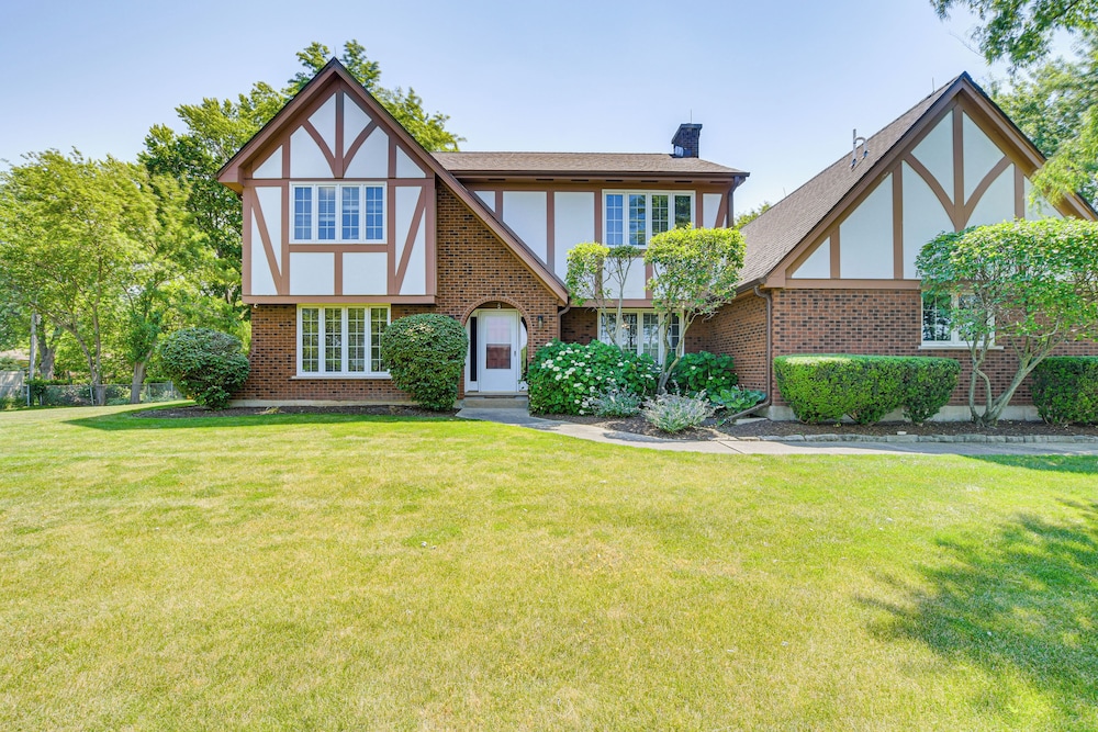 Bike & Kayak: Lakefront Prospect Heights Home view 3