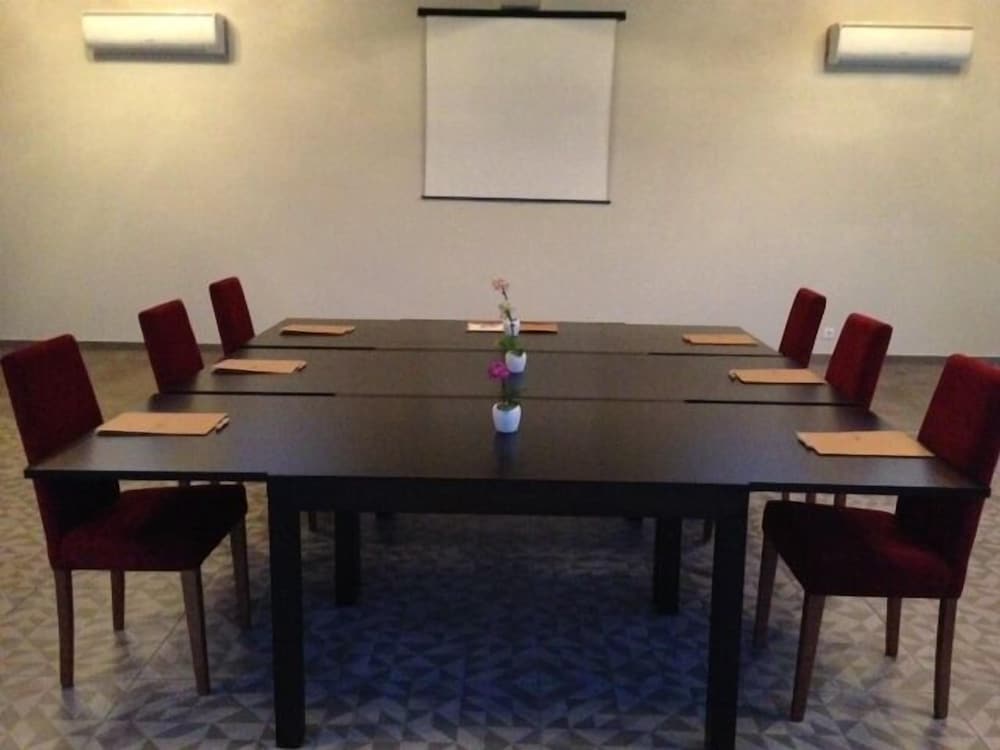 meeting & event spaces
