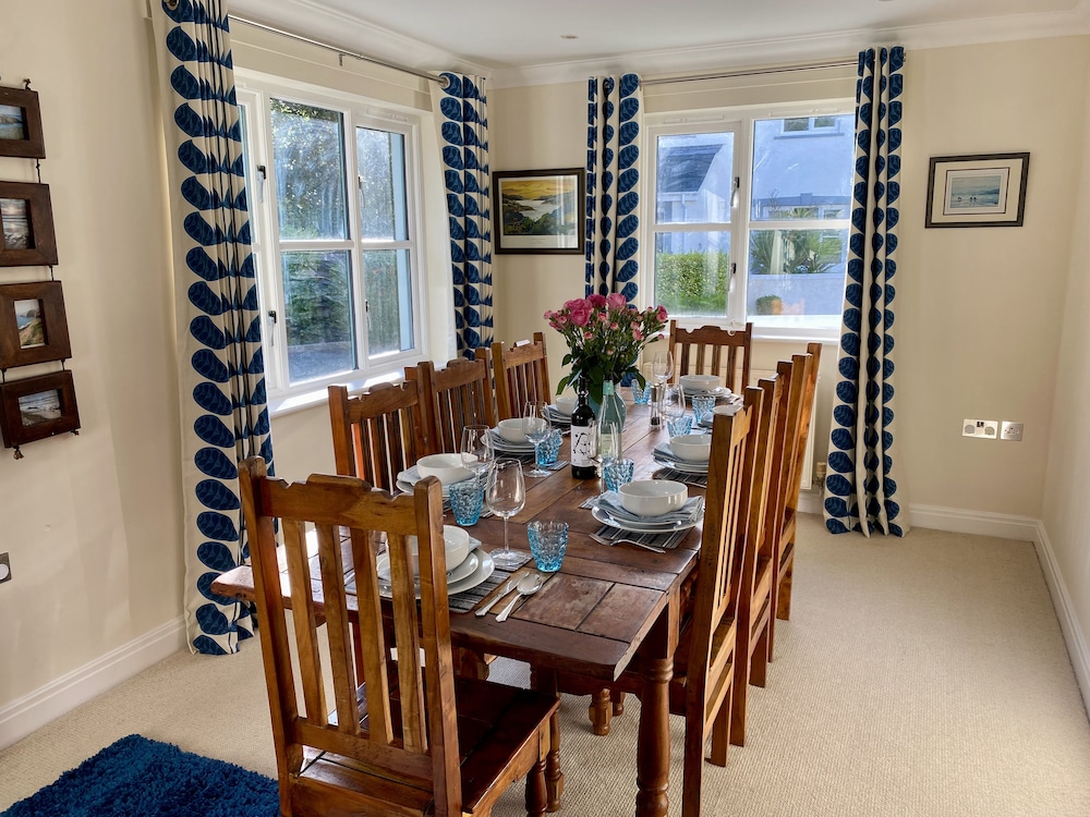 3 Strawberry Close