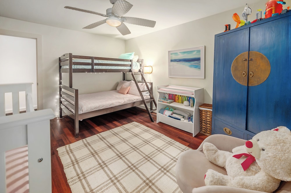 Secret Beach House in Kilauea