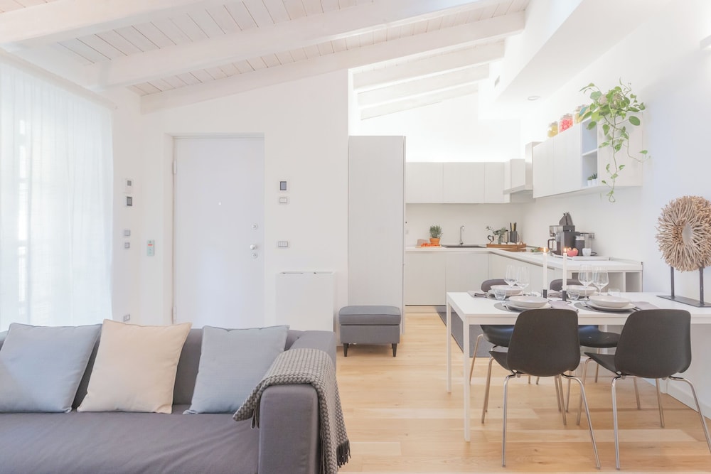 Palazzo Tatti by Rent all Como