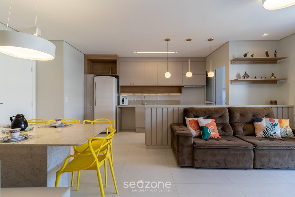 Apart Near the Beach in Cond. w/ Pool Adc0205