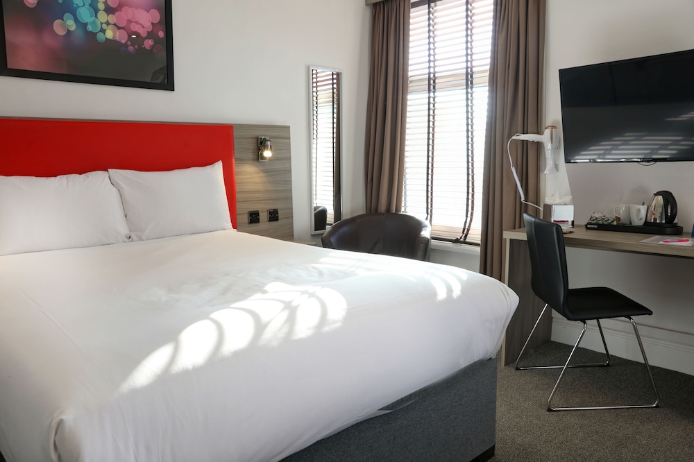 Wolverhampton Vacations - Connaught Hotel - Property Image 6