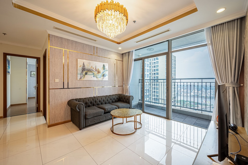 Landmark Condotel Art By KaySuite