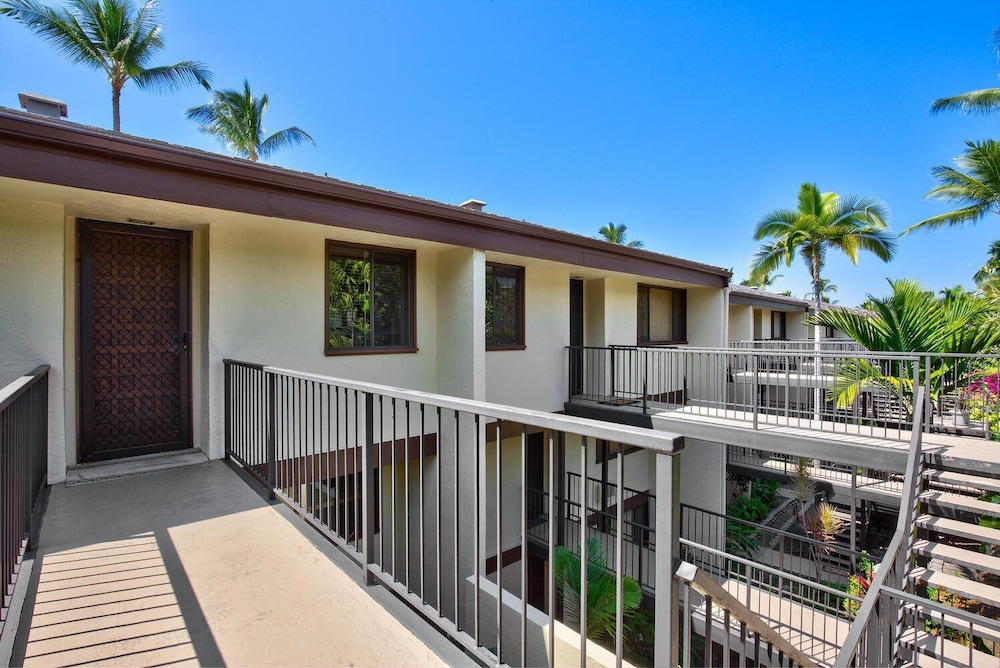 Great Ocean and Golf Course Views - No Stairs- Vrkcv