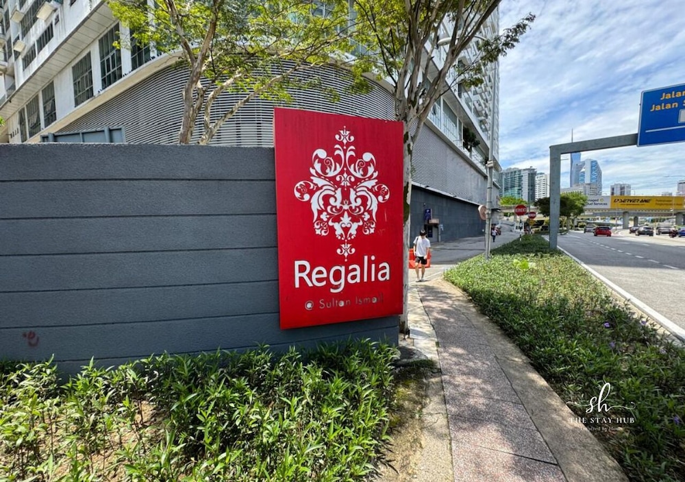 Regalia Residence The Sky Pool Suite