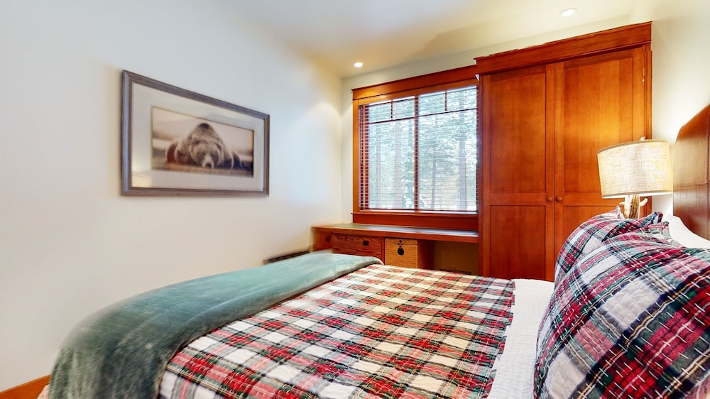 Timbers #10 4 Bedrooms Townhouse by RedAwning view 5
