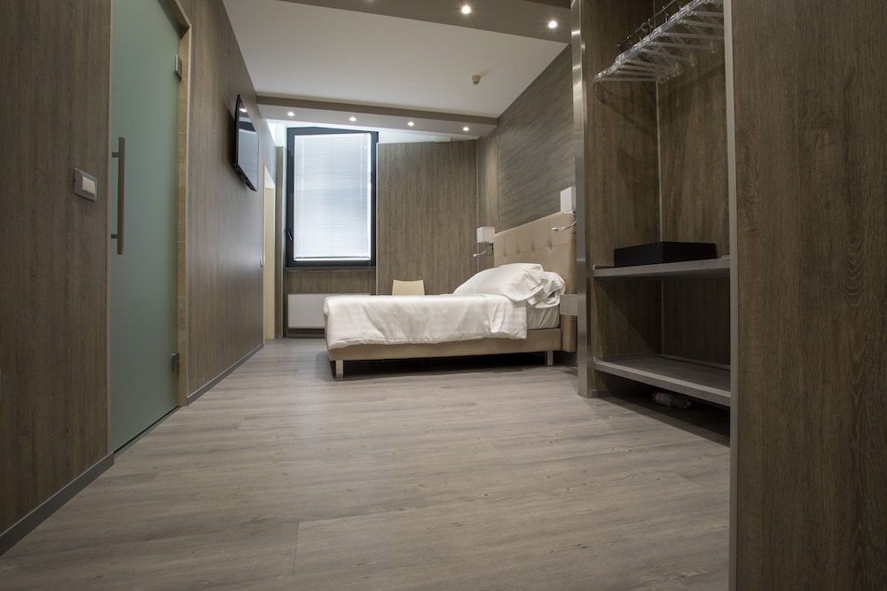 Birmingham Vacations - Hassinger Daniels Mansion Bed and Breakfast - Property Image 5