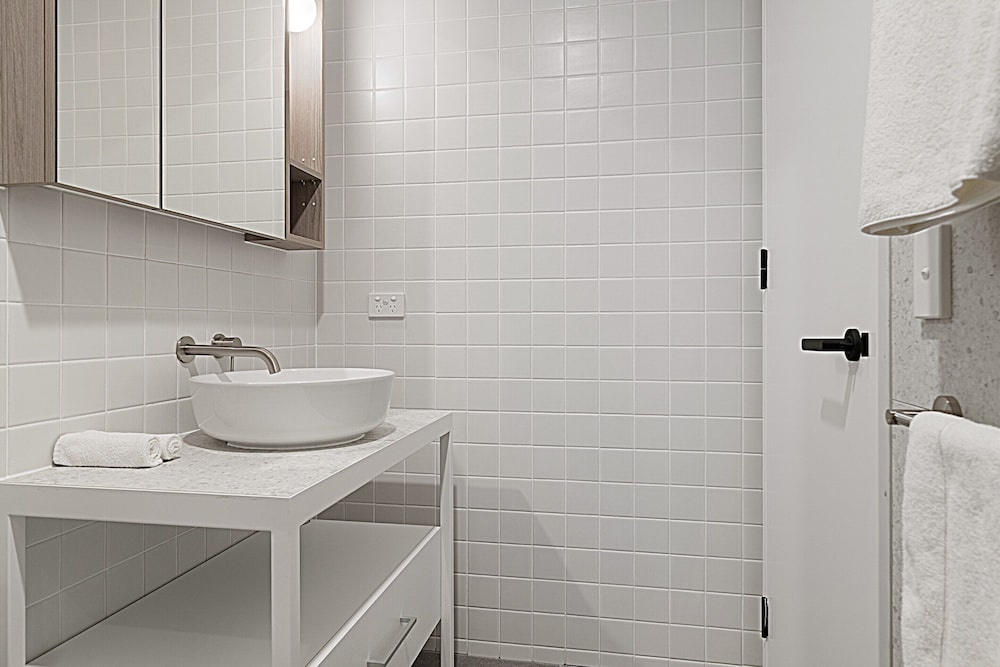 Bright Studio in Fremantle With Modern Finishes