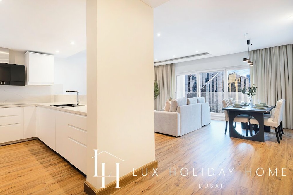 LUX The Bonnington JLT Suite