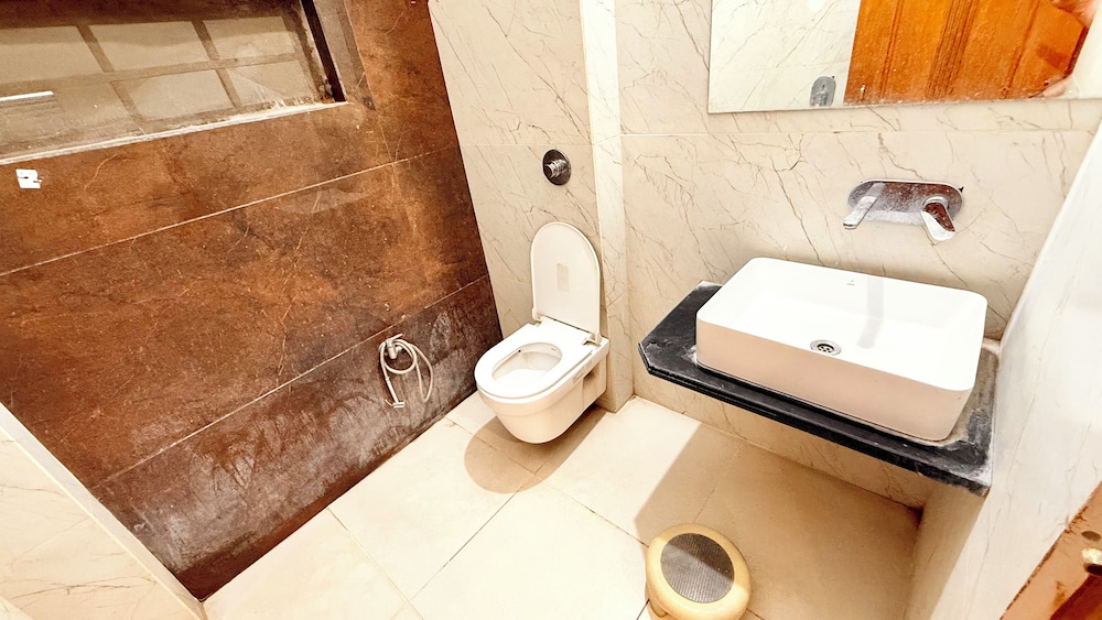Hotel P & L near Mahakaleshwar Temple