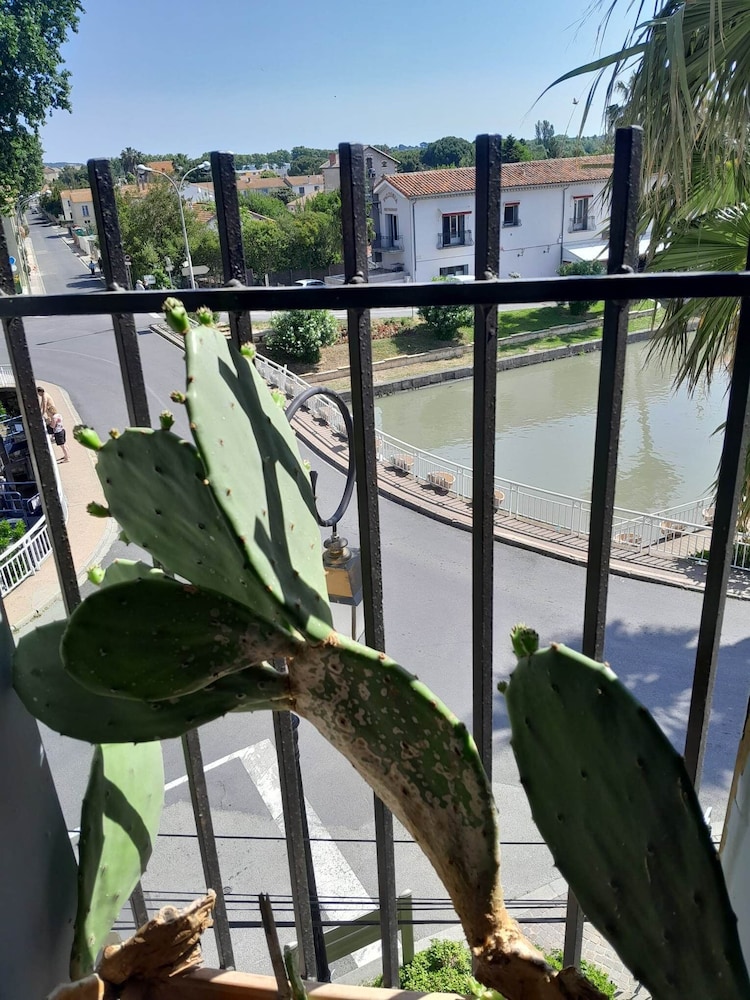 Maison du Canal view 2