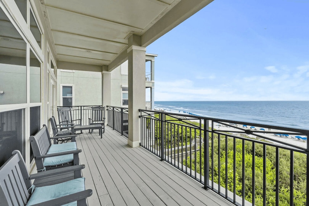 Grovey by the Sea by Avantstay Oceanfront, Private Beach, Pool Access
