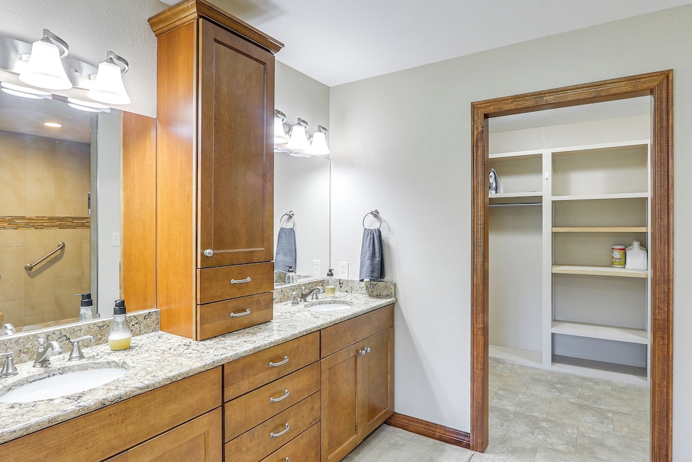 2 Mi to Main Street: Family Home in Winfield!