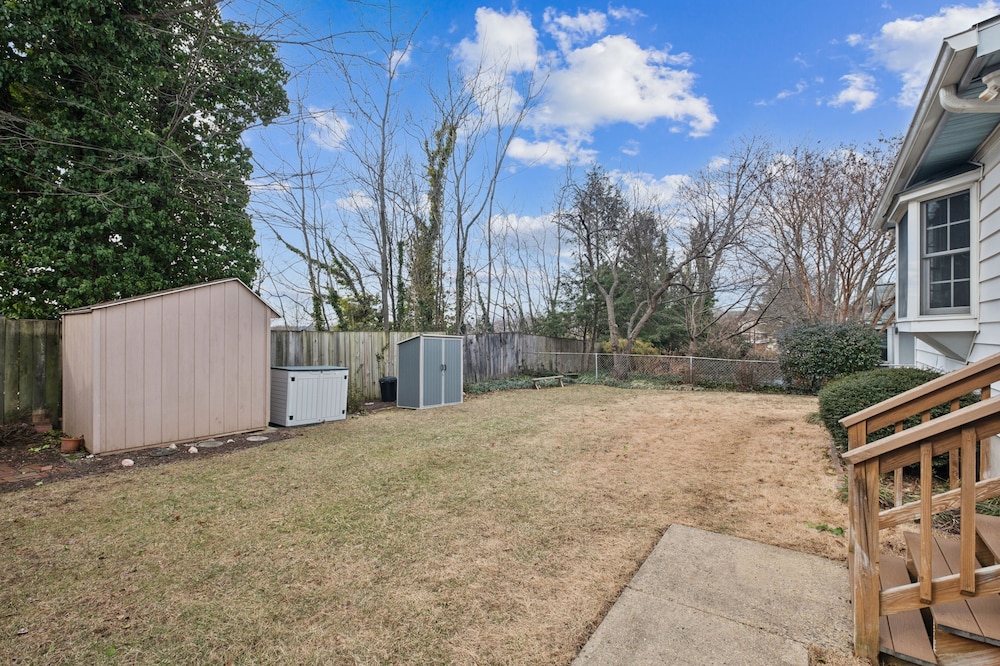 Uline Hospitality 4 Bedroom Home