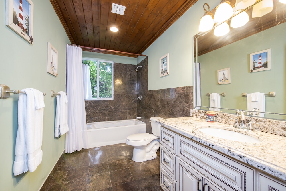 Palisades House 4 Bedroom Home - Property Image 30
