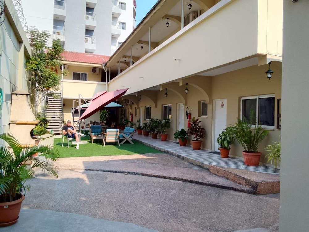 Natalia Guest House