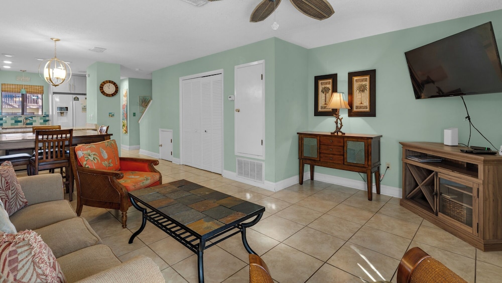 Portside Resort D1: Gulf Retreat With Pools, Beach & Family Adventures!