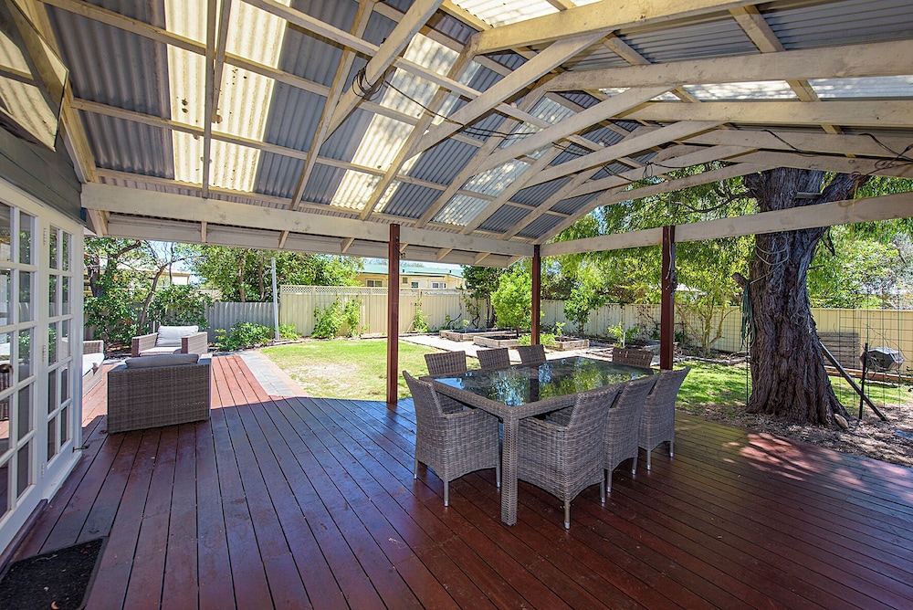 Willmott Beach House