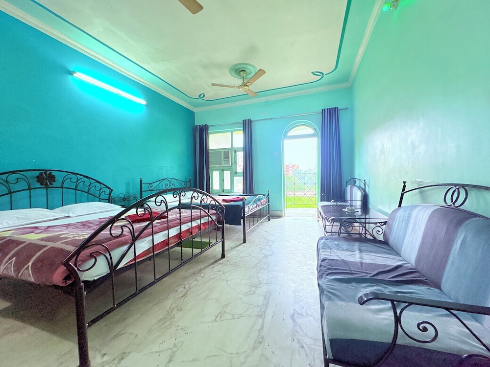 Binapani Hotel & Restaurant Tarapith