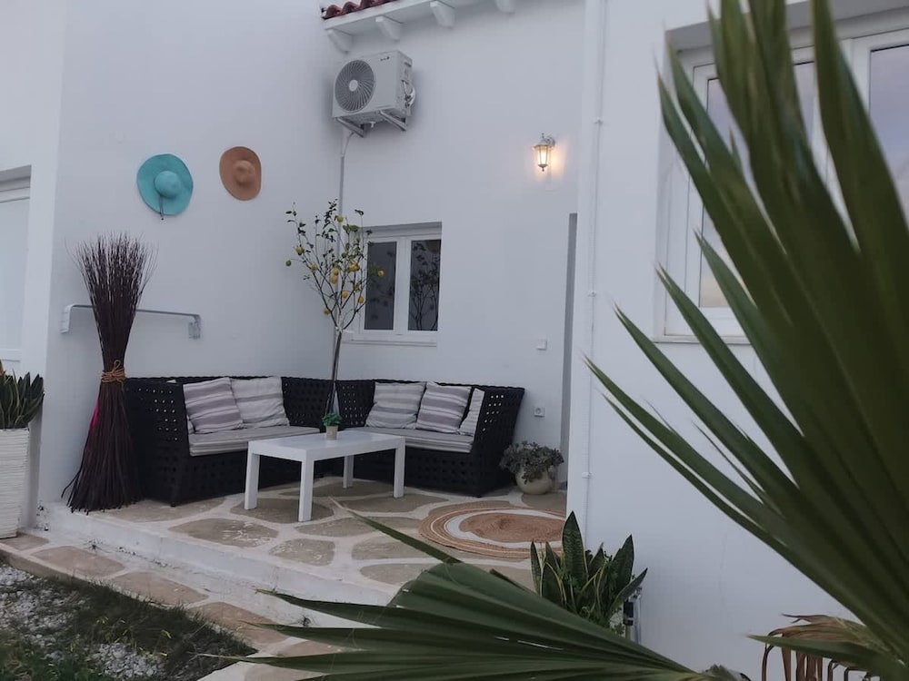 Boho Sisi Haven- Poolside Oasis Garden Retreat